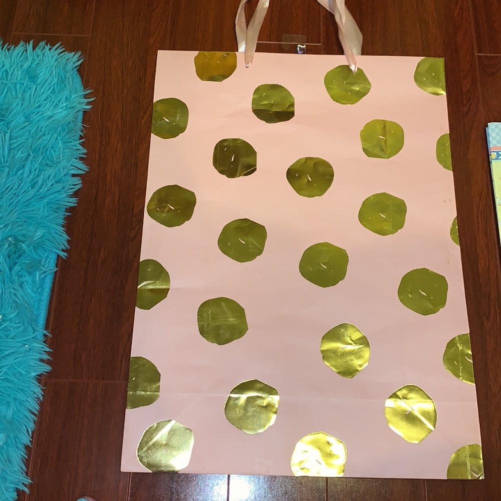 3 hallmark gift bags - Picture 2 of 14